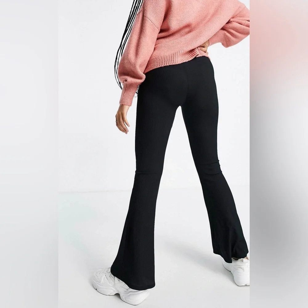 NEW YORK MATERNITY RIB FLARE LEGGINS - Picture 4 of 4